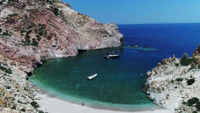 From Sifnos: Private Speedboat Trip to Poliegos Island - Discovering Faros Bay