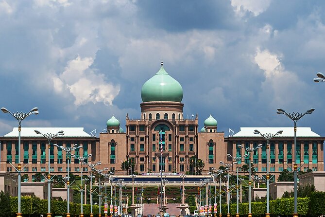 From Singapore: Private Kuala Lumpur Guided Day Tour + SKY DINING - Transportation and Guide