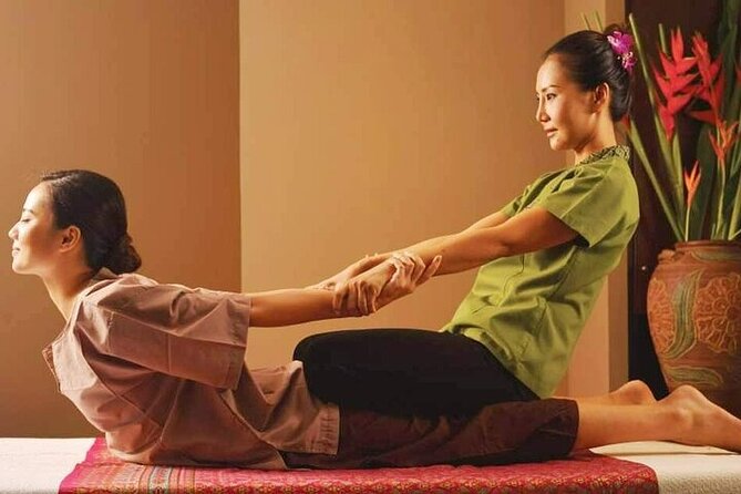 From Singapore: Private Malaysia Express Night Tour + Massage - Key Points