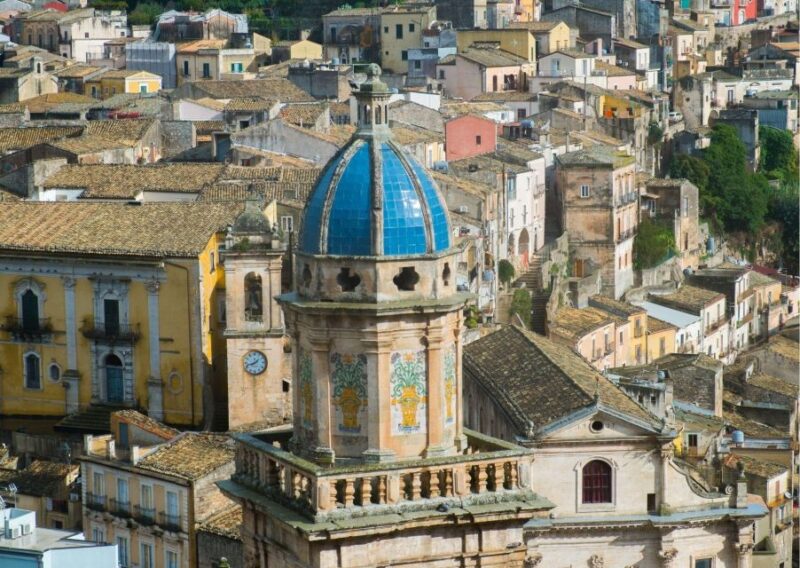 From Siracusa to Taormina: Ragusa, Noto & Chocolate Tasting - Ragusa Visit