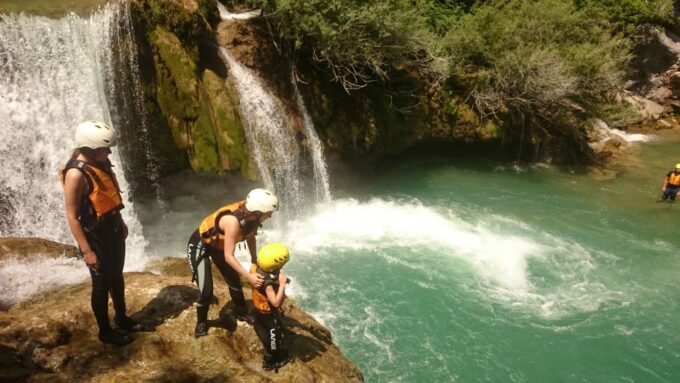 From Slunj: Mrežnica Canyon Kayaking Tour - Tour Availability and Pricing