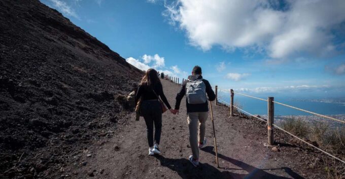 From Sorrento: Pompeii and Vesuvius Guided Tour With Lunch - Transportation and Guides