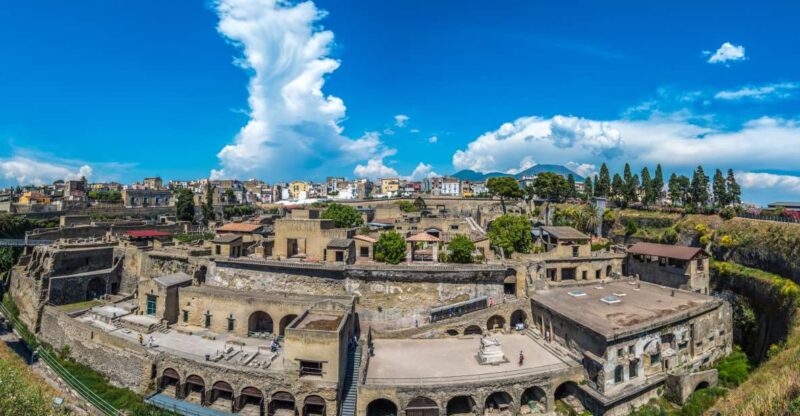 From Sorrento: Pompeii by Train With Vesuvius & Guided Tour - Itinerary and Experience