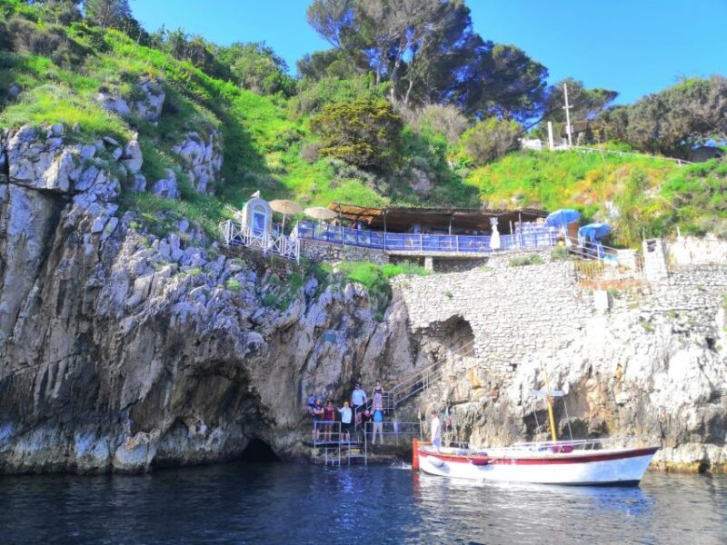 From Sorrento : Private Boat Tour Capri and Positano - Experienced English-speaking Crew