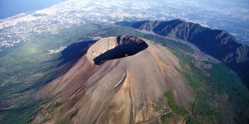 From Sorrento: Semiprivate Vesuvius Tour - Itinerary and Experience