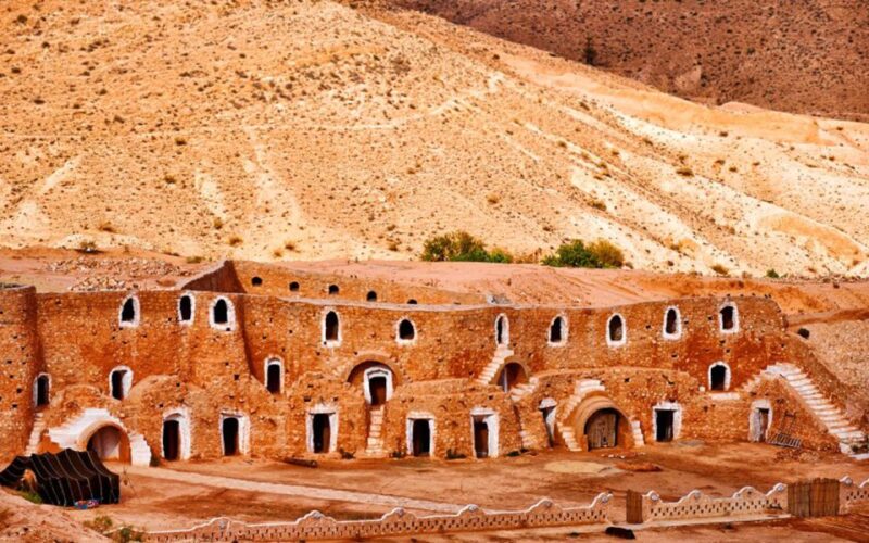 From Sousse: 2-Day Full Board Sahara Express Experience - Accommodation and Dining Details