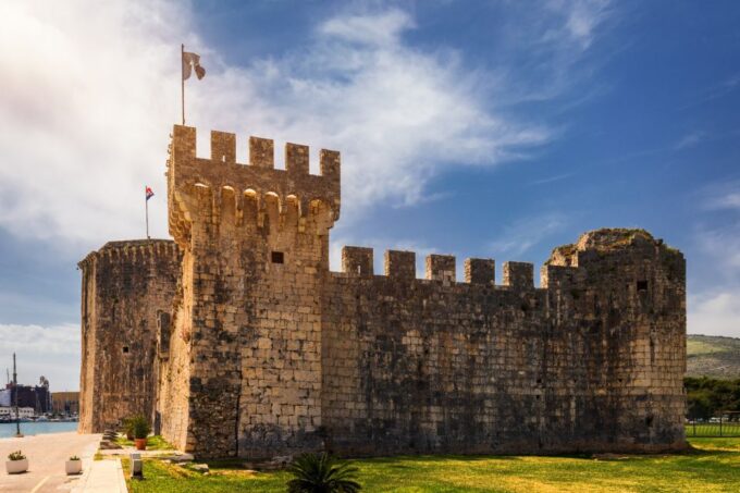 From Split: Half-Day Blue Lagoon & Trogir Tour - Discovering Trogir