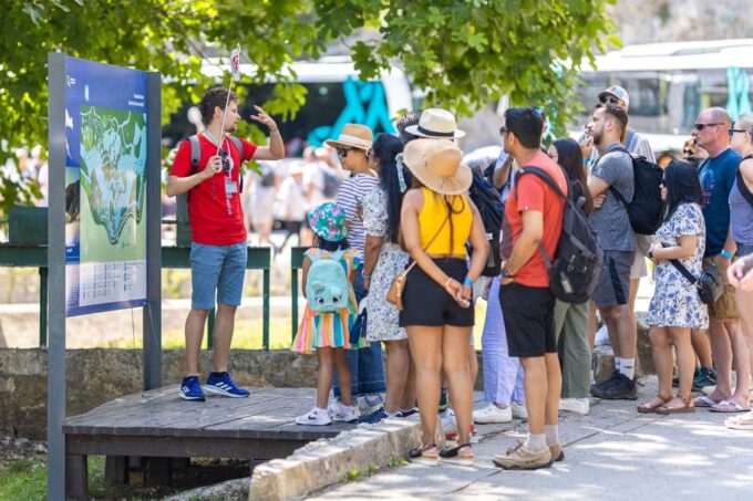 From Split: Krka Waterfalls Day Tour & Wine Tasting - Wine Tasting in Skradin