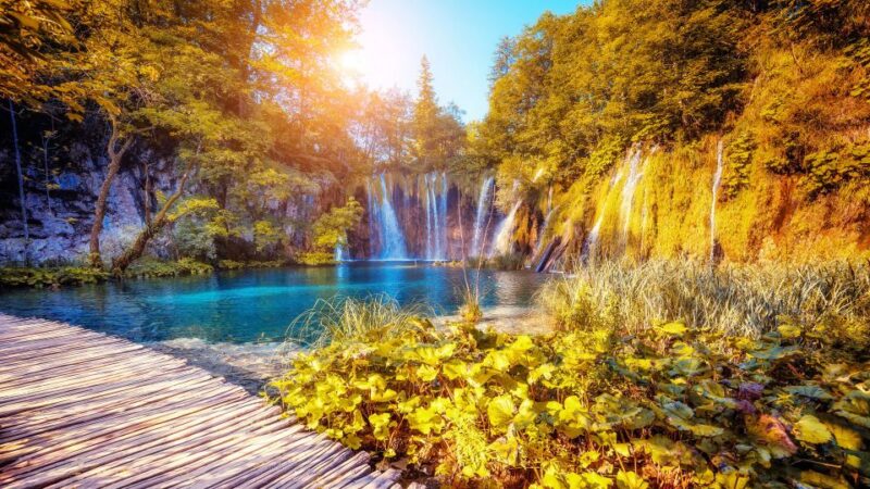 From Split: Plitvice Lakes Guided Tour With Entry Tickets - Participant Requirements