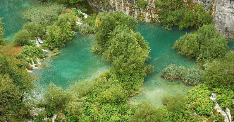 From Split to Zagreb With Plitvice Lakes Private Transfer - Vehicle Amenities and Capacity