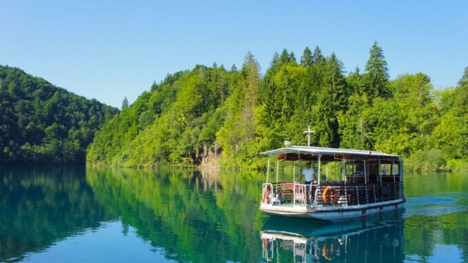 From Split: Transfer to Zagreb With Stop at Plitvice Lakes - Booking and Cancellation