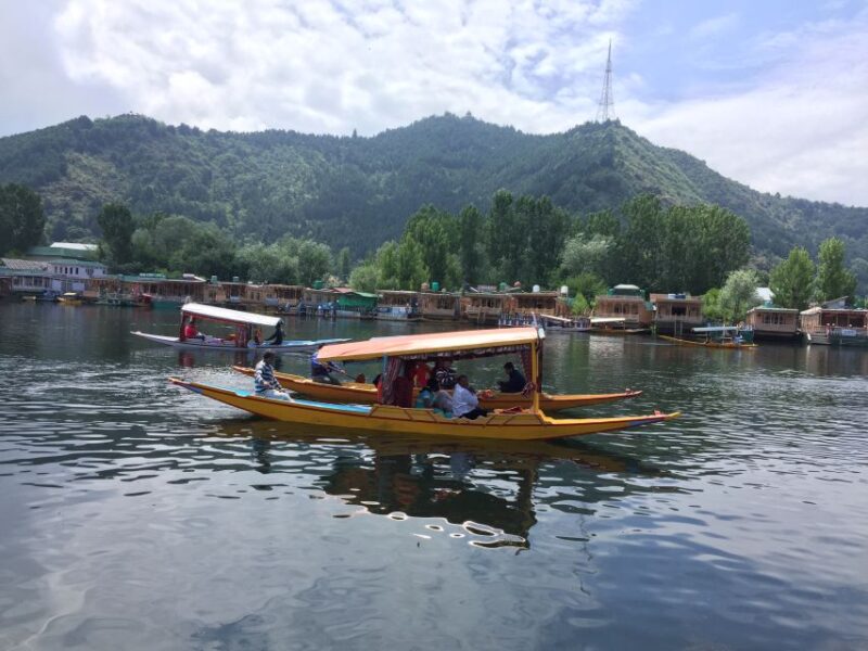 From Srinagar: 5-Day Kashmir Tour With Gulmarg and Pahalgam - Day 1: Arrival and Houseboat Stay