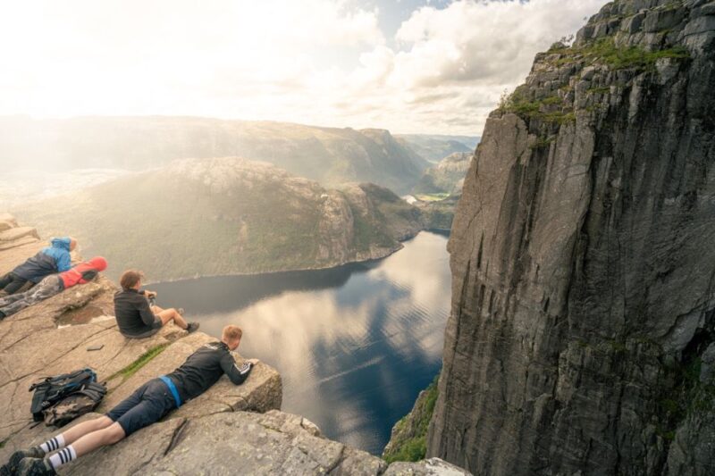 From Stavanger: Pulpit Rock Guided Hike With Pickup - Tour Itinerary