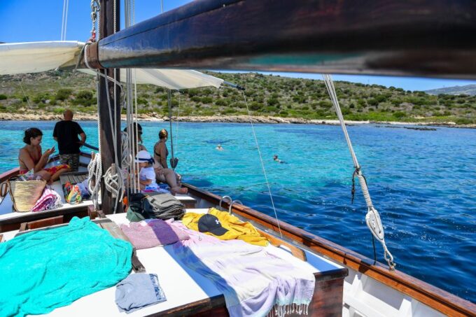 From Stintino: Vintage Sailboat Tour to Asinara With Lunch - Group Size and Languages