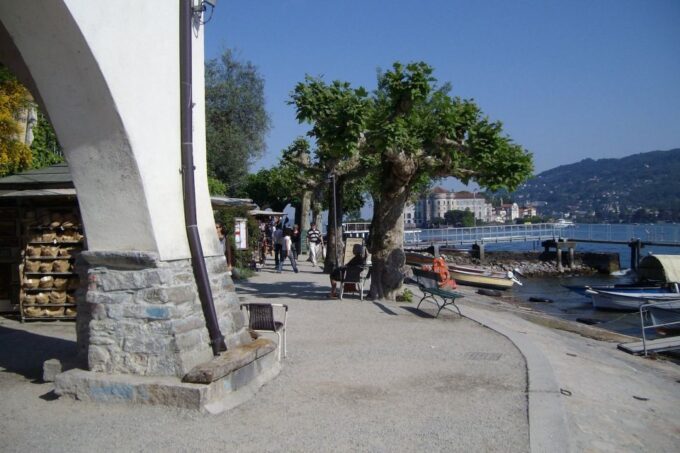 From Stresa: Isola Pescatori Hop-on Hop-off Boat Tour - Private Boat Option Available