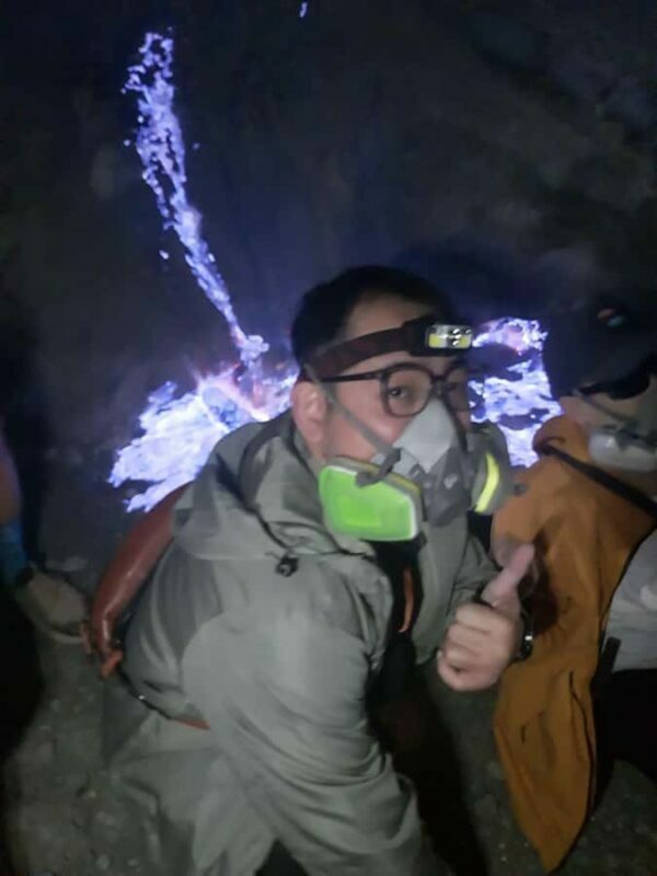 From Surabaya/Malang/Bali: Kawah Ijen Blue Fire Guided Tour - Respecting the Local Miners and Preservation of the Experience