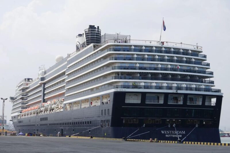 From Surabaya Port: Cultural and Historical Guided City Tour - Cultural and Historical Highlights
