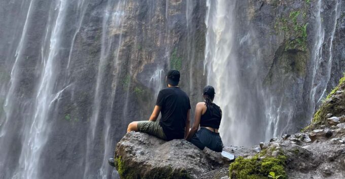 From Surabaya: Tumpak Sewu Waterfall Day Trip - Payment and Booking