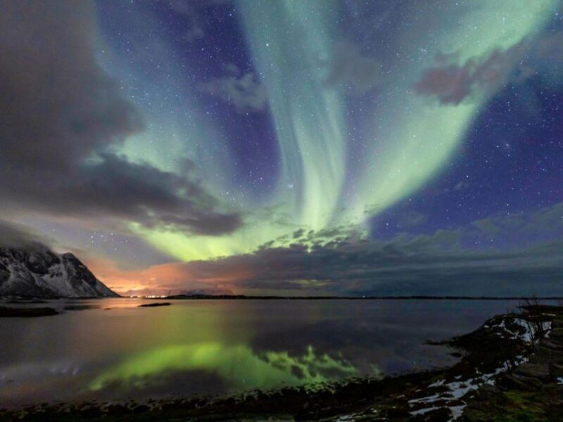 From Svolvær: Guided Northern Lights Tour by Van - Tour Experience and Highlights