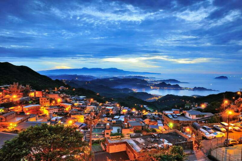 From Taipei: Old Gold Rush Town Jiufen Guided Night Tour - A Detailed Look at the Tour Experience