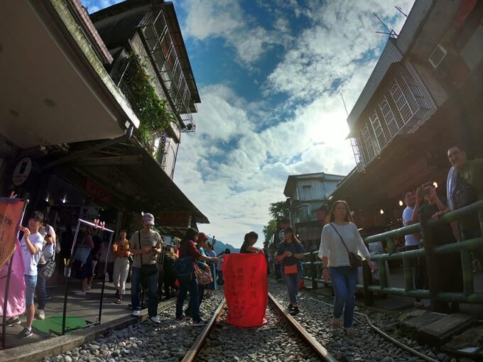 From Taipei: Private Scenic Tour to Jiufen, Yehliu & Pingxi - Release a Sky Lantern in Pingxi