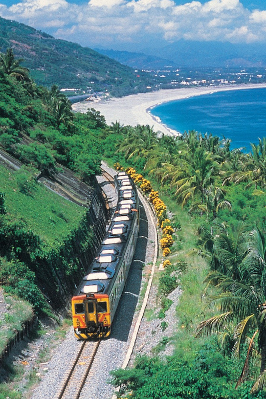 From Taipei: Taroko Gorge Day Tour by Train - Tour Experience