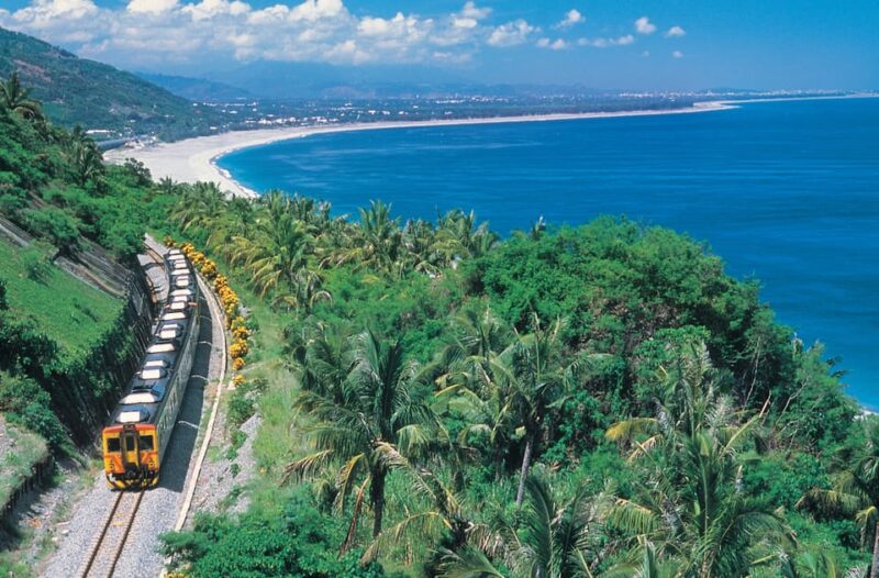 From Taipei: Taroko Gorge Day Tour by Train - Train Journey