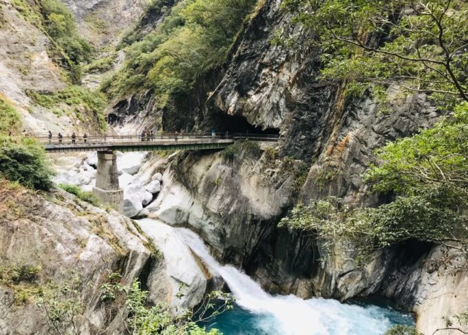 From Taipei: Taroko Gorge Private Tour - Taroko Gorge Trails