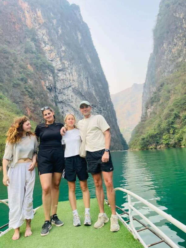 From Tam Coc - Ha Giang Tour 4 Day 3 Night (Bus) - Day 2: Du Gia – Dong Van (110 KM)