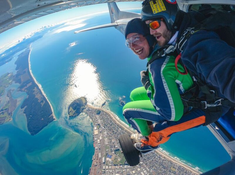 From Tauranga: Skydive Over Mount Maunganui - Scenic Flight Details