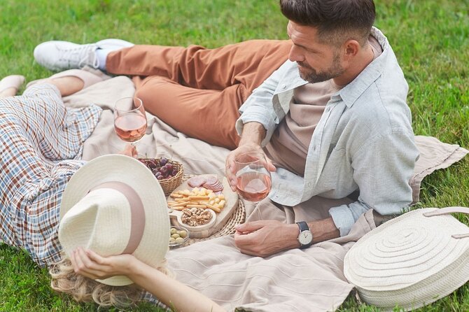 From the Cellar to the Vineyard, Discover Nobile Di Montepulciano Wine With a Tuscan Picnic - Indulging in a Tuscan Picnic Delight