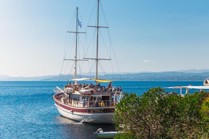 From Thessaloniki: Halkidiki Blue Lagoon Cruise With Lunch - Itinerary and Experience