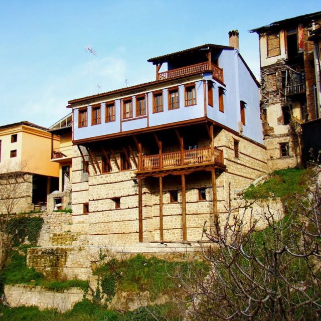 From Thessaloniki: Vergina & Veria Private Day Trip - Exploring Vergina