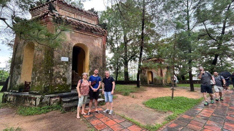 From Tiên Sa Port: Hue City Sightseeing All Highlights Tour - Discovering Dong Ba Market