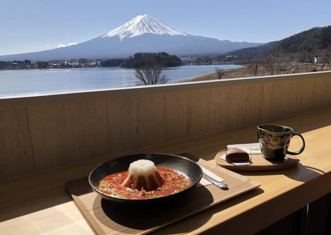From Tokyo: Fuji Mountain Area - FujiQ - Lake Kawaguchiko - Chureito Pagoda - Oshino Hakkai Tour