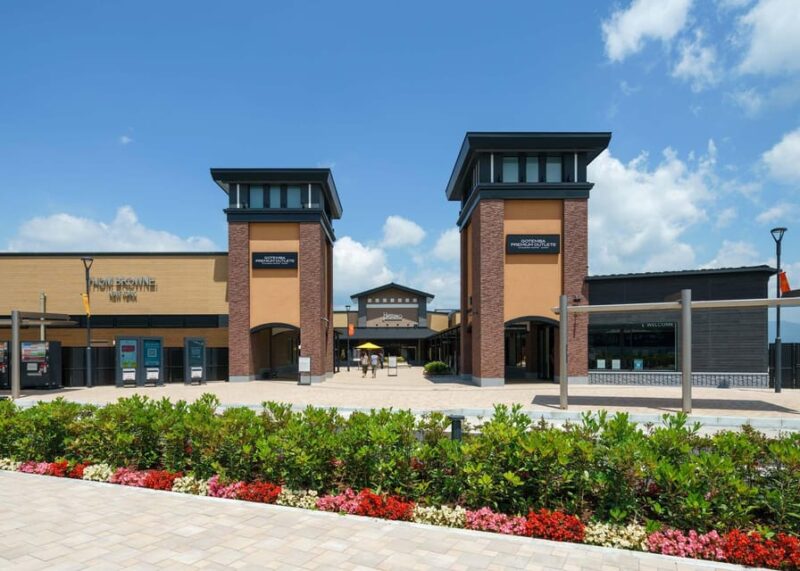 From Tokyo: Gotemba Premium Outlets & Lake Kawaguchi Tour - Transportation Details