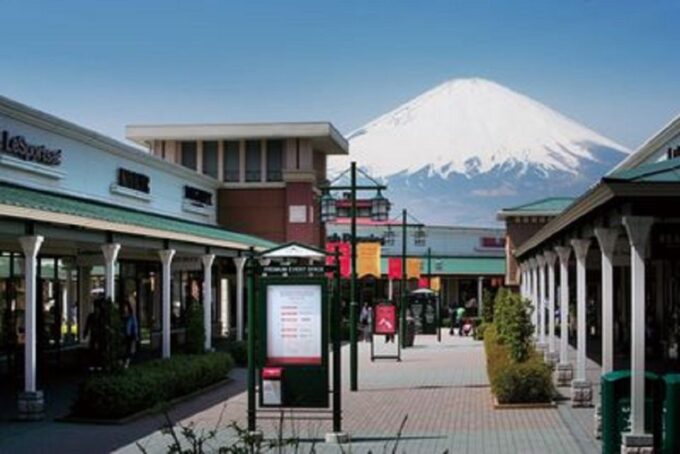 From Tokyo: Mt. Fuji 5th Station, Oshino Hakkai, Onsen Full-Day Trip - Gotemba Premium Outlets