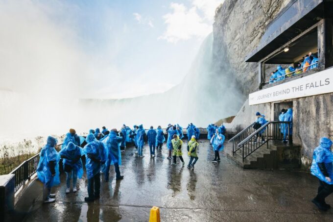 From Toronto: Early Bird Niagara Falls Small Group Day Trip - Group Size and Cancellation