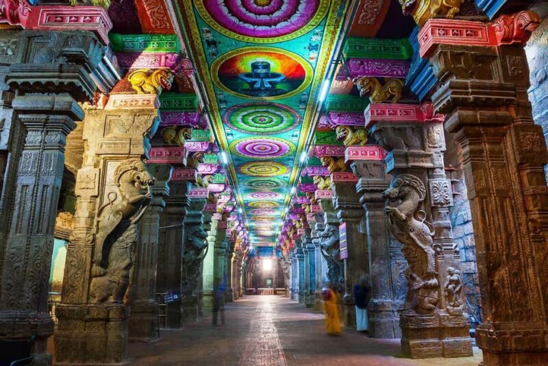 From Trichy : A Private Car and Driver tour to Madurai - The Magnificent Thirumalai Nayakar Palace