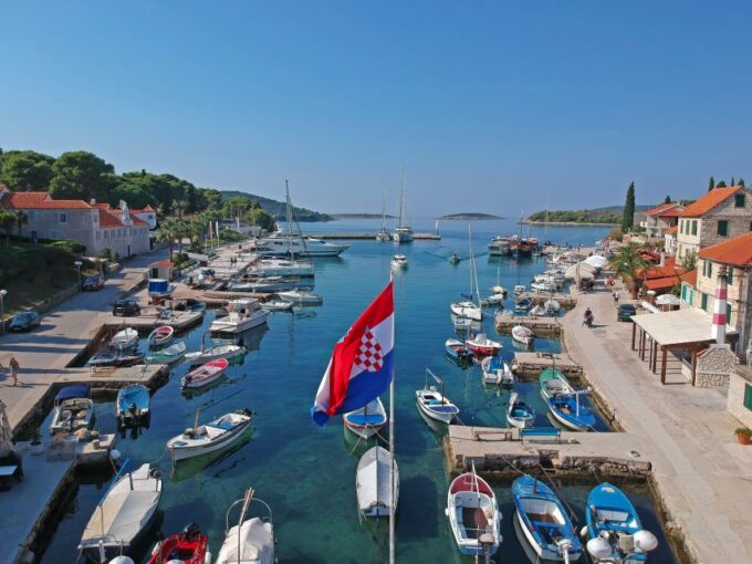 From Trogir/Split: Islands Brač, Šolta & Blue Lagoon - Blue Lagoon Experience