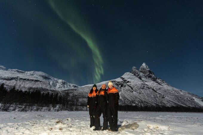 From Tromsø: Northern Lights Guided Bus Chase - Photography Opportunities