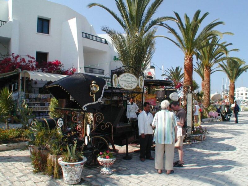 From Tunis: Overnight to Kairouan, El Jem, Monastir & Sousse - Highlights of Kairouan
