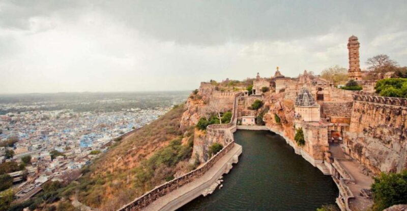 From Udaipur: Day Tour to Chittorgarh Fort With Transport - Key Points