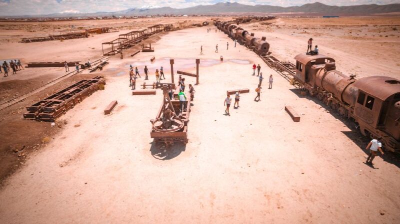From Uyuni: 3-Day Tour to San Pedro With Salt Flats Visit - Day 3: Geysers and Lagoons