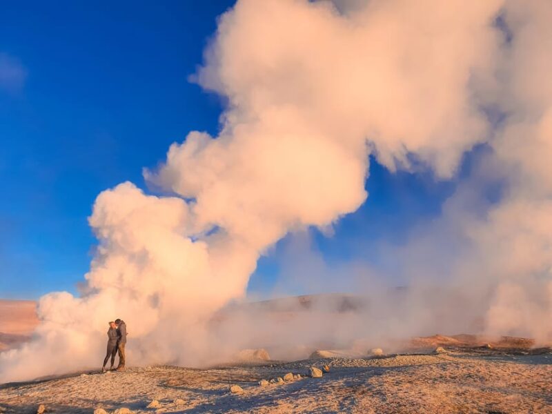 From Uyuni: Red Lagoon & Uyuni Salt Flats 3-Day Guided Tour - Day 2 Experiences