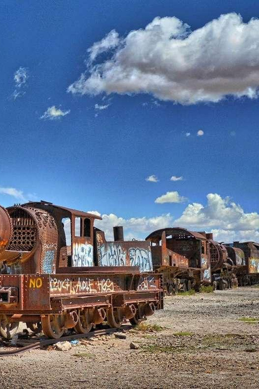 From Uyuni: Uyuni Salt Flats Tour + Photoshoot + Sunset - Itinerary Highlights
