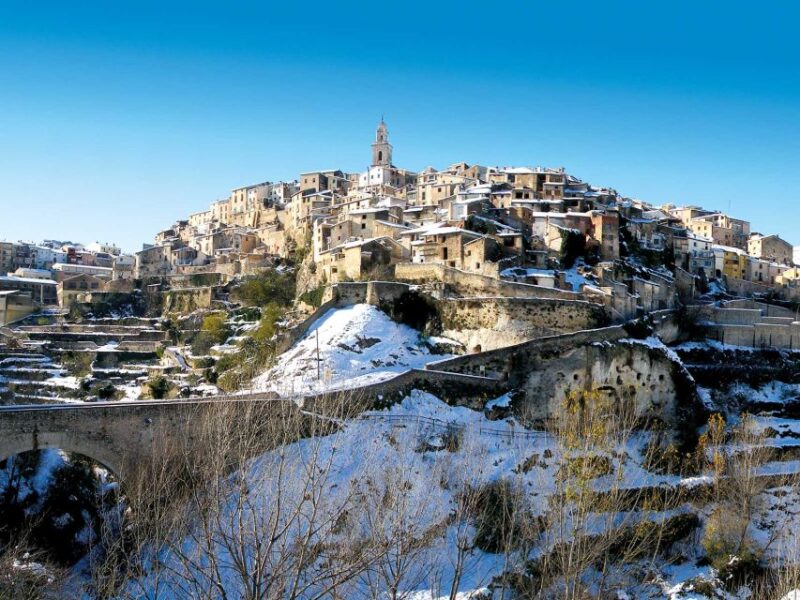From Valencia: Bocairent and Covetes Dels Moros Day Trip - Exploring the Medieval Quarter of Bocairent