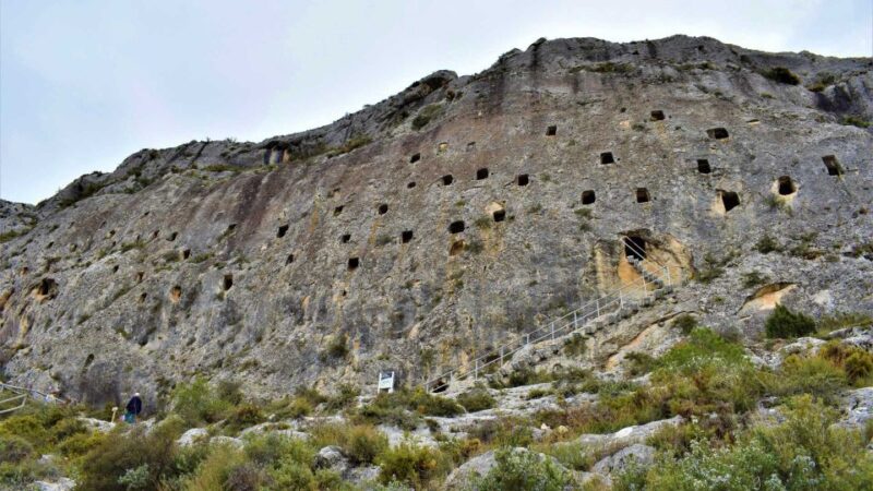 From Valencia: Bocairent and Covetes Dels Moros Day Trip - Visiting Bocairents Monuments and Heritage Sites