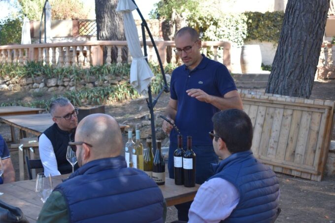 From Valencia: Guided Cheese Factory Tour With Wine Tasting - Wine Tasting With Sausages