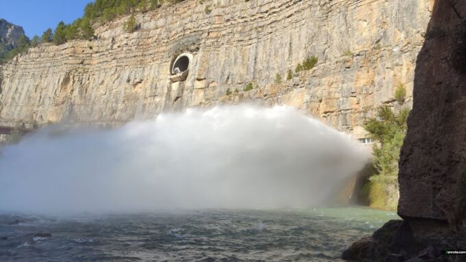 From Valencia: Montanejos Guided Hike With Natural Pools - Relaxing Thermal Waters